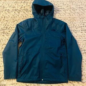 Mens size M, 2 in 1 North Face water/wind proof shell, removable fleece insert.